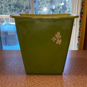 Rubbermaid Olive Green 70’s Waste Basket